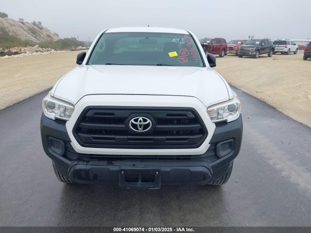 5TFRX5GN0HX099732 Toyota Tacoma Sr