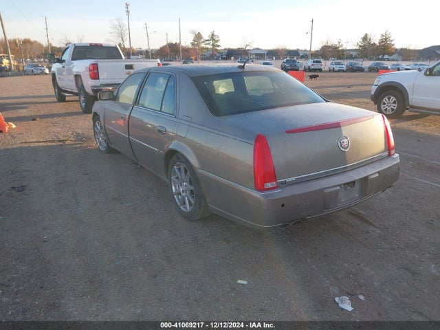 2007 CADILLAC DTS 1G6KD57987U165217 Photo 2
