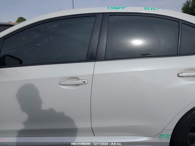 Subaru WRX 2015 JF1VA1A65F9803134 Image 15