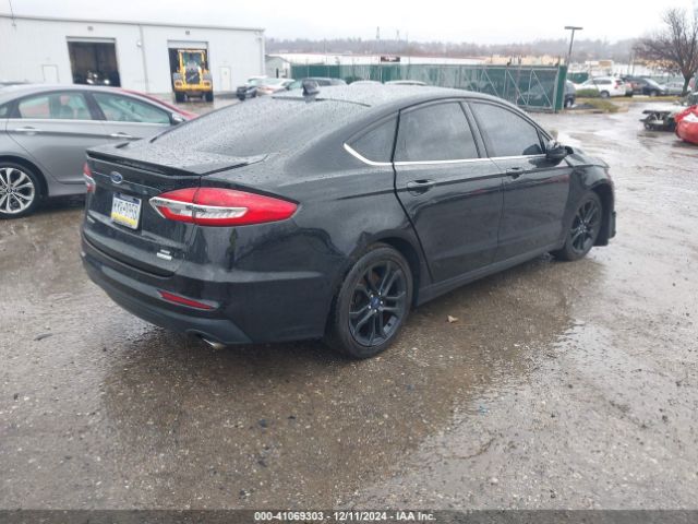 3FA6P0HD8KR245344 Ford FUSION SE