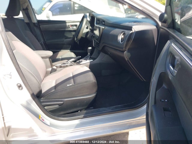 Toyota COROLLA LE 2018 5YFBURHE2JP825532 Image 5