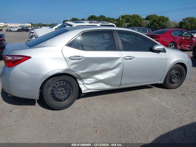 Toyota COROLLA LE 2018 5YFBURHE2JP825532 Image 6