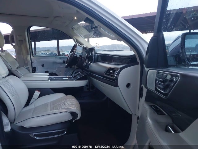 5LMJJ3TT2JEL09104 Lincoln Navigator L Black Label