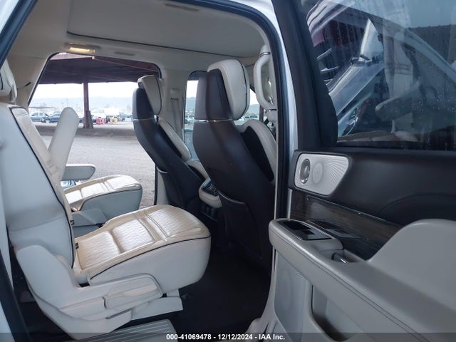 5LMJJ3TT2JEL09104 Lincoln Navigator L Black Label