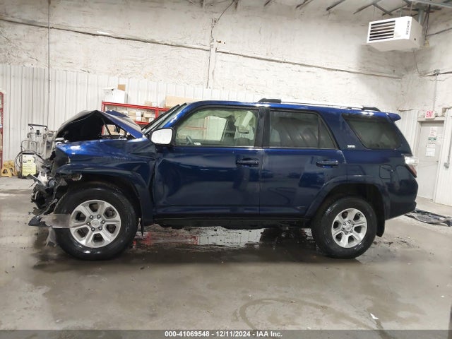 Toyota 4RUNNER SR5 2023 JTEMU5JR8P6159433 Image 15