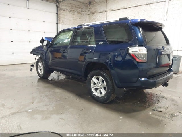 Toyota 4RUNNER SR5 2023 JTEMU5JR8P6159433 Image 3