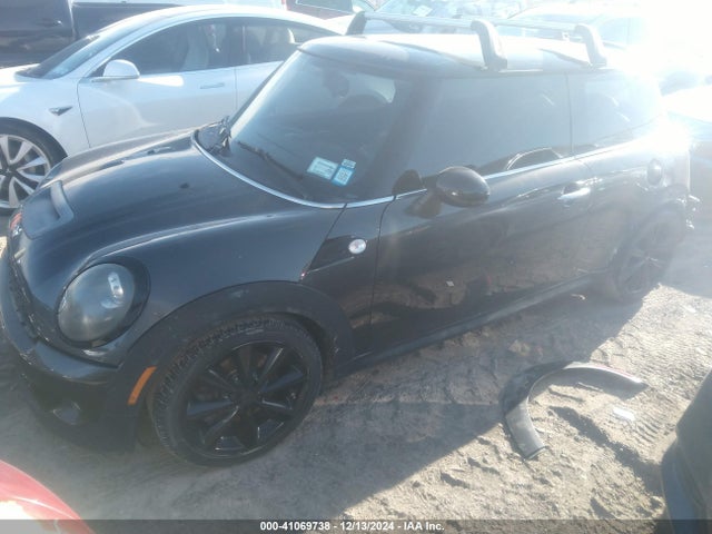 2011 MINI COOPER S WMWSV3C56BTY23596 Photo 1