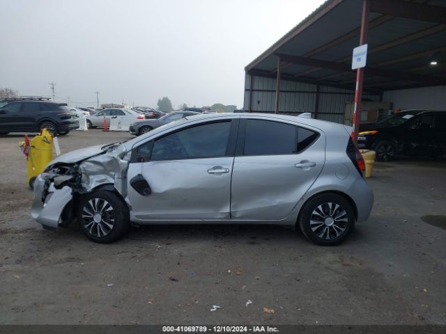 JTDKDTB36F1097441 Toyota Prius C One