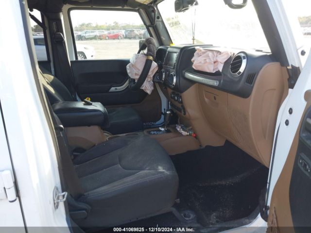 1C4BJWEG1HL715815 Jeep Wrangler Unlimited Sahara 4x4