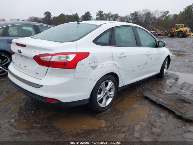 Ford FOCUS SE 2014 1FADP3F29EL213791 Image 4