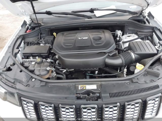 1C4RJFAG4JC123187 Jeep Grand Cherokee Altitude 4x4