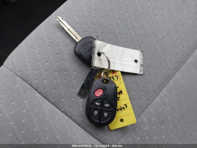 5TDKZ3DC9LS050403 Toyota SIENNA LE