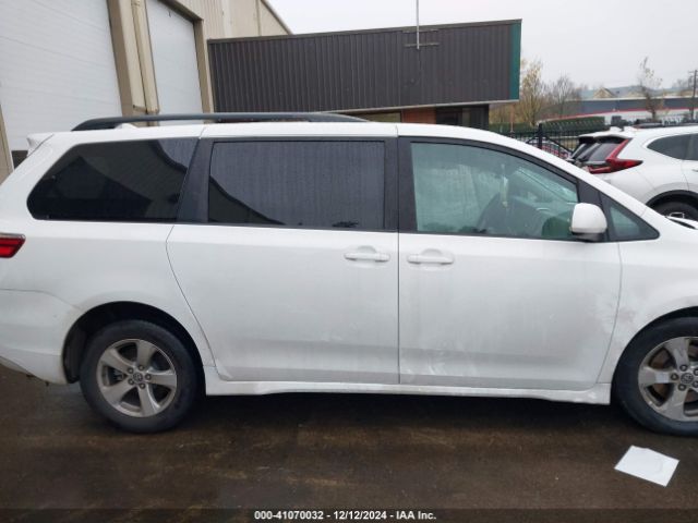 5TDKZ3DC9LS050403 Toyota SIENNA LE
