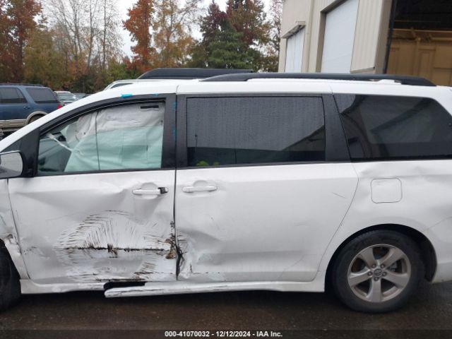 5TDKZ3DC9LS050403 Toyota SIENNA LE