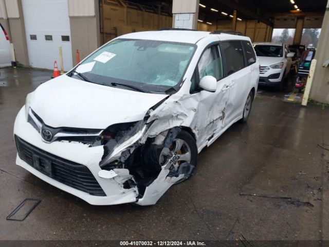 5TDKZ3DC9LS050403 Toyota SIENNA LE