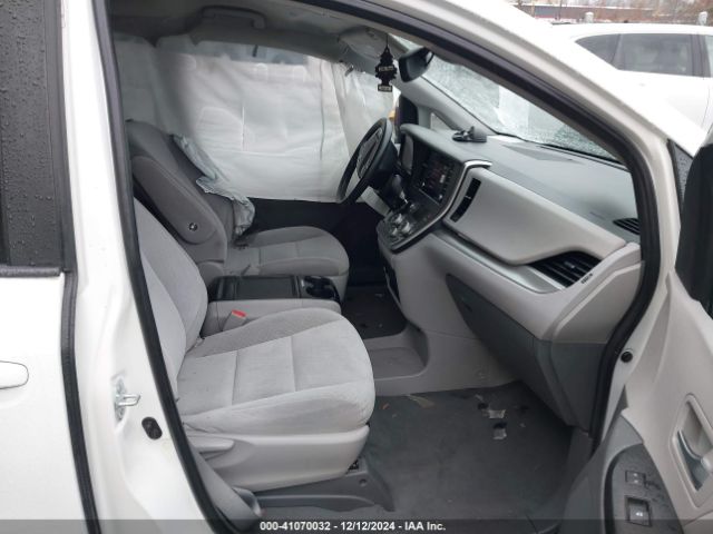 5TDKZ3DC9LS050403 Toyota SIENNA LE
