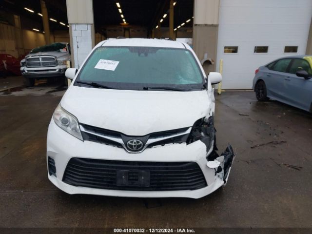 5TDKZ3DC9LS050403 Toyota SIENNA LE