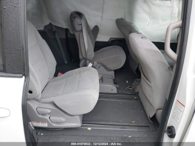 5TDKZ3DC9LS050403 Toyota SIENNA LE