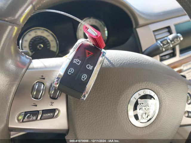 2011 JAGUAR XF SAJWA0GBXBLR93086 Photo 10