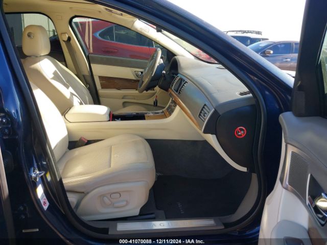 2011 JAGUAR XF SAJWA0GBXBLR93086 Photo 4