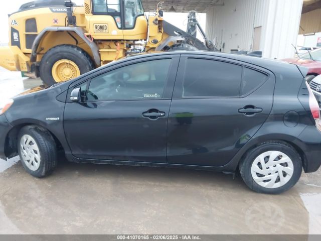 JTDKDTB31G1122649 Toyota Prius C Two