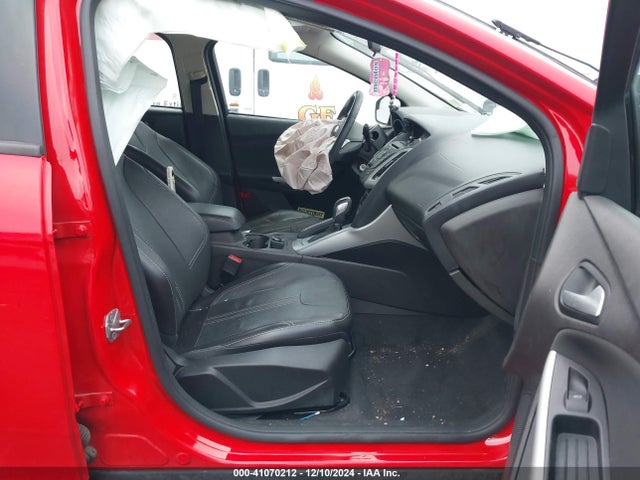 1FADP3K29EL111106 Ford FOCUS SE