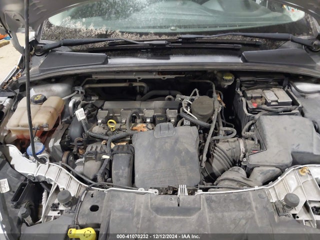 Ford FOCUS SE 2016 1FADP3F29GL247488 Image 10