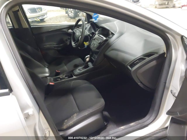 Ford FOCUS SE 2016 1FADP3F29GL247488 Image 5