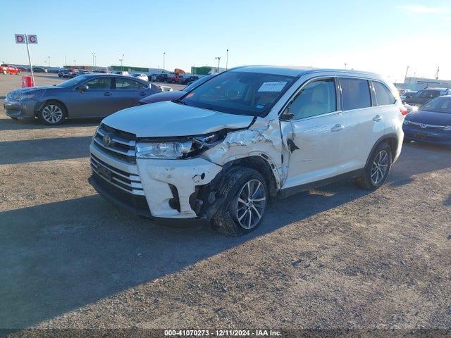 Toyota Highlander Xle 2019 5TDKZRFH0KS360787 Image 2