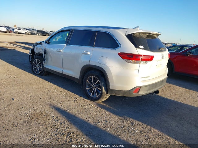 Toyota Highlander Xle 2019 5TDKZRFH0KS360787 Image 3