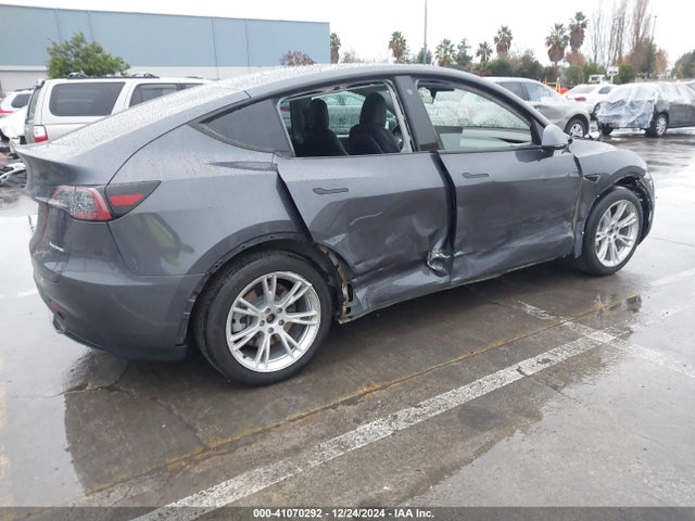 2023 TESLA MODEL Y 7SAYGAEE7PF623932 Photo 3