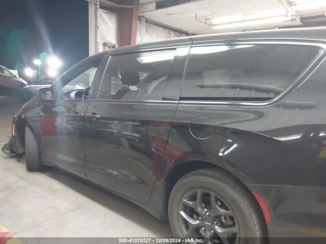 2C4RC1FG5JR287397 Chrysler Pacifica Touring Plus