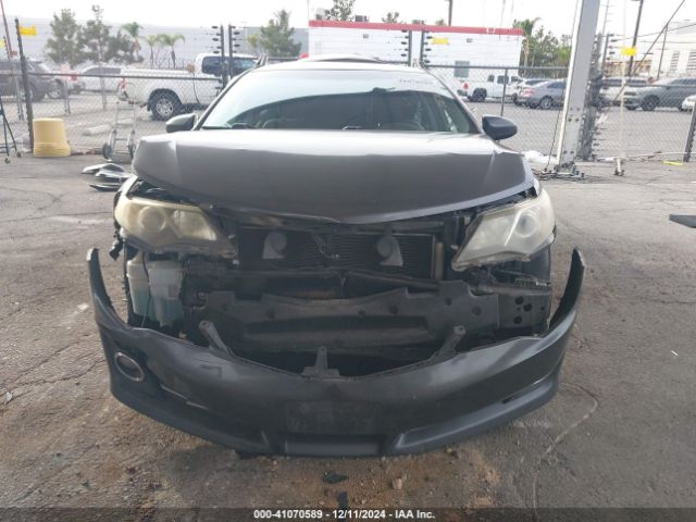4T1BF1FK2EU441324 Toyota CAMRY SE