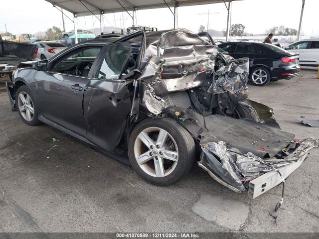4T1BF1FK2EU441324 Toyota CAMRY SE