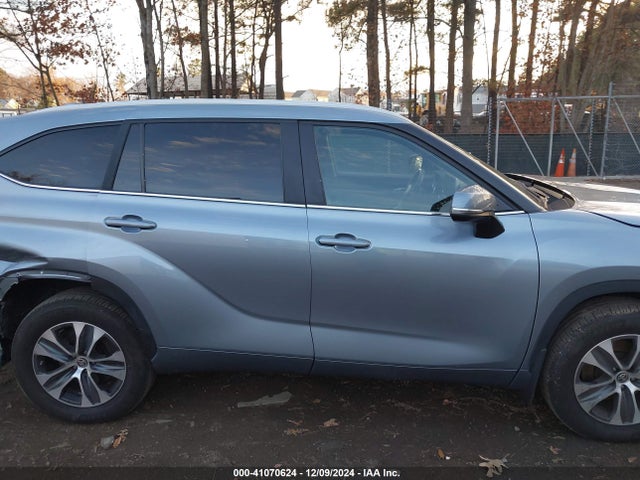 Toyota Highlander Xle 2023 5TDKDRBH2PS029477 Image 13