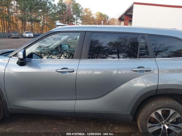 Toyota Highlander Xle 2023 5TDKDRBH2PS029477 Image 14