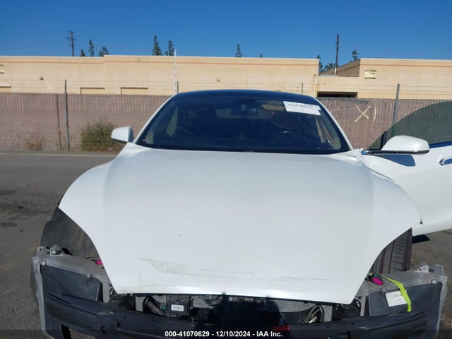 2014 TESLA MODEL S 5YJSA1H19EFP31852 Photo 9