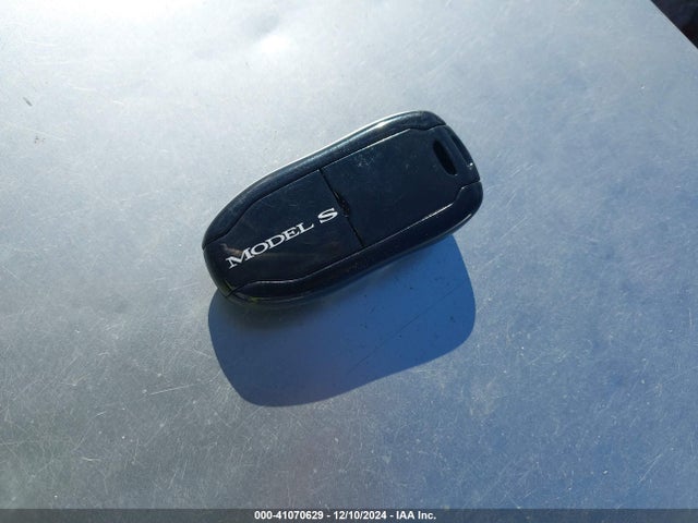2014 TESLA MODEL S 5YJSA1H19EFP31852 Photo 10