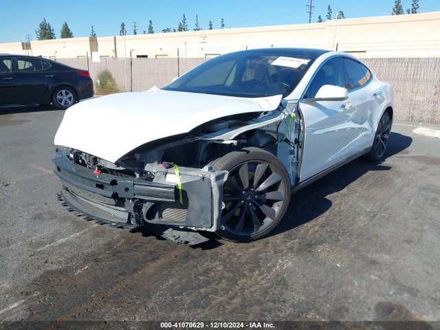 2014 TESLA MODEL S 5YJSA1H19EFP31852 Photo 1