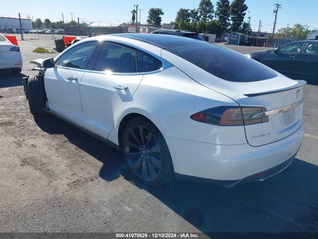 2014 TESLA MODEL S 5YJSA1H19EFP31852 Photo 2
