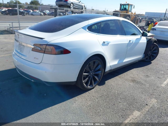 2014 TESLA MODEL S 5YJSA1H19EFP31852 Photo 3