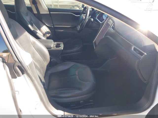 2014 TESLA MODEL S 5YJSA1H19EFP31852 Photo 4
