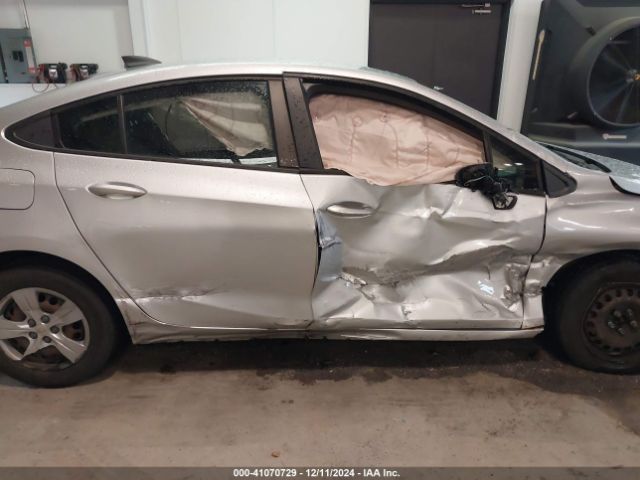 1G1BC5SM9J7148985 Chevrolet Cruze Ls Auto