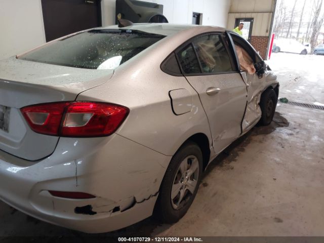 1G1BC5SM9J7148985 Chevrolet Cruze Ls Auto