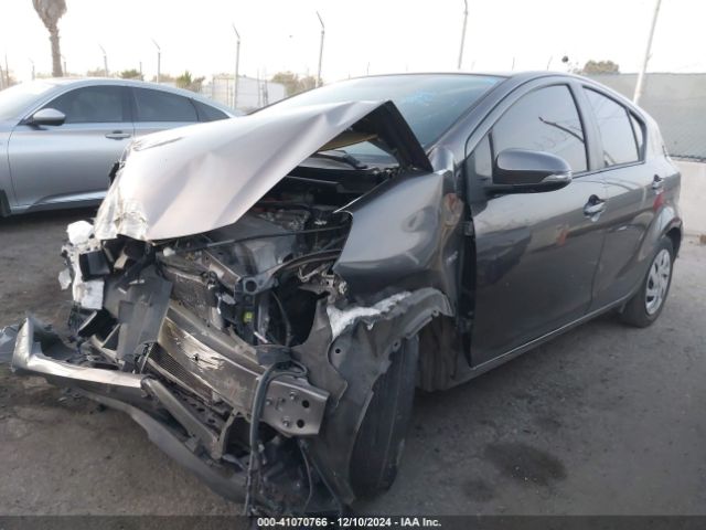 JTDKDTB30F1586854 Toyota Prius C Two