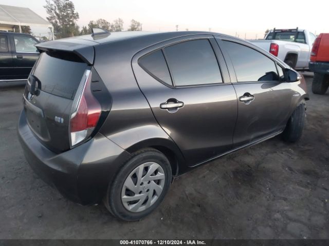 JTDKDTB30F1586854 Toyota Prius C Two