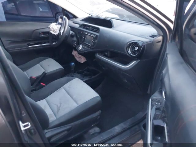 JTDKDTB30F1586854 Toyota Prius C Two