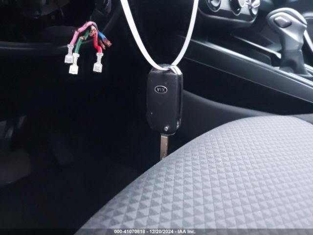 KNDJ23AU2L7716802 KIA SOUL LX