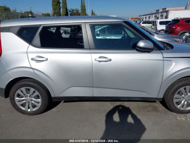 KNDJ23AU2L7716802 KIA SOUL LX