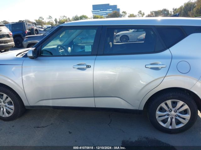 KNDJ23AU2L7716802 KIA SOUL LX